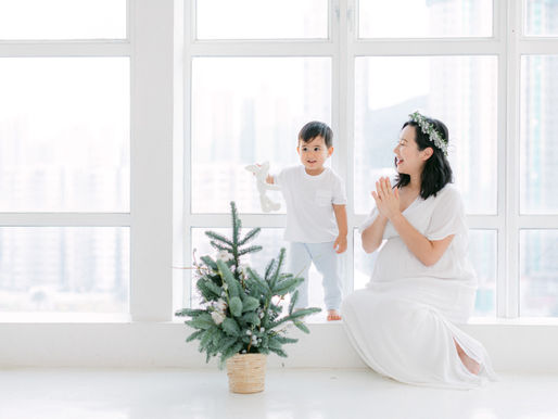 White Scandinavian Christmas Photos with Christine Field-Hall