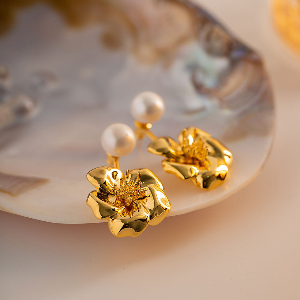 Thumbnail: 18K Gold Plating  Flower Pattern Cultured Pearl Earrings
