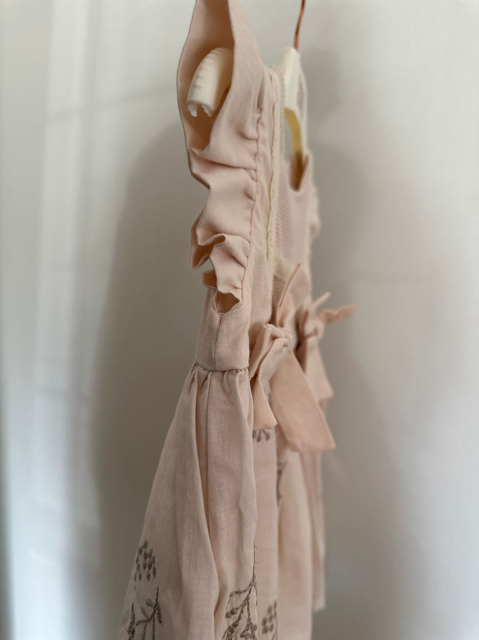 Küçük resim: Brodeli Fiyonklu Elbise