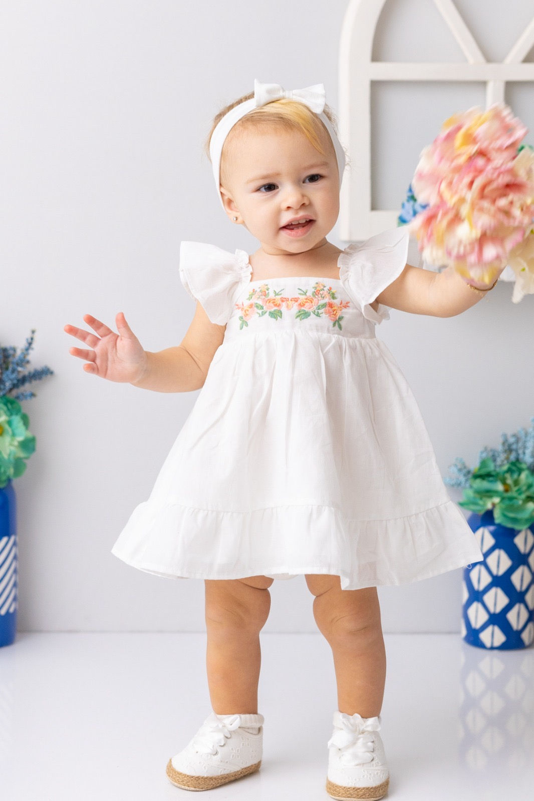 Dokuma Çiçek Nakışlı Elbise Beyaz