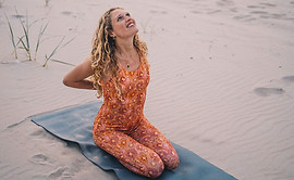 Bedrijfsyoga Amsterdam_edited.jpg