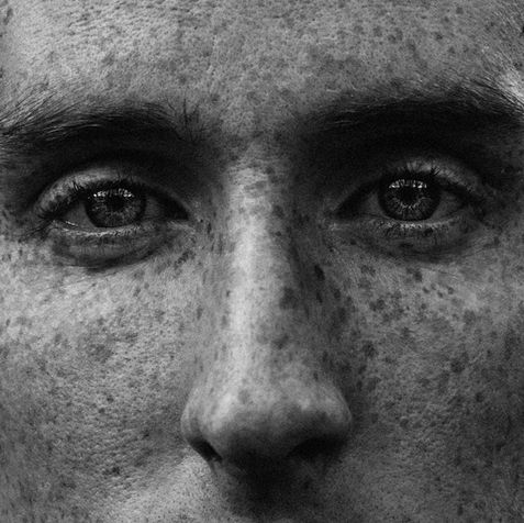 'THE TEEMING ABY55' is the centerpiece of the 'EYE5 OF THE HORIZON' series.
Thanos in End Game:
Avengers
freckles
blue eyes
silver skin
Infinity War
DNO
4K
PORES
EMOTION
eyes
nft
Deli5e
Melanin
Black and White
Black & White
B&W