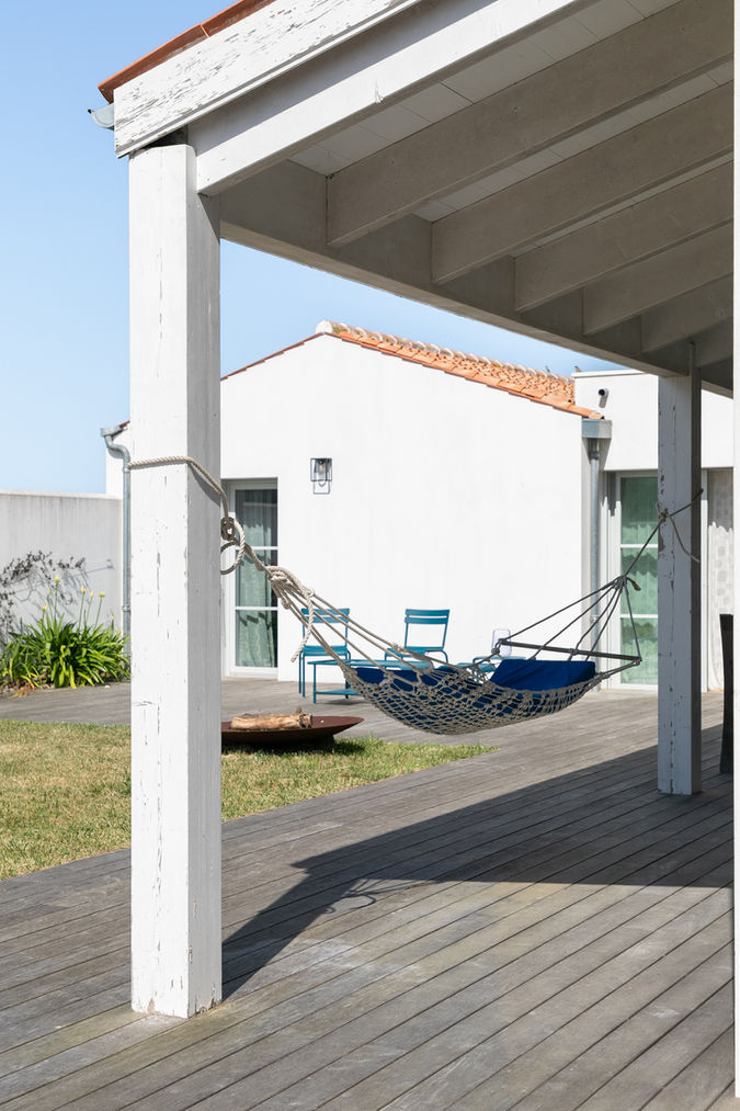 Samuel Lefebvre - Architecte du patrimoine à bordeaux - Construction d'une maison de plage à Oléron - maison de vacances - séjour ouvert sur jardin - maison sur l'océan