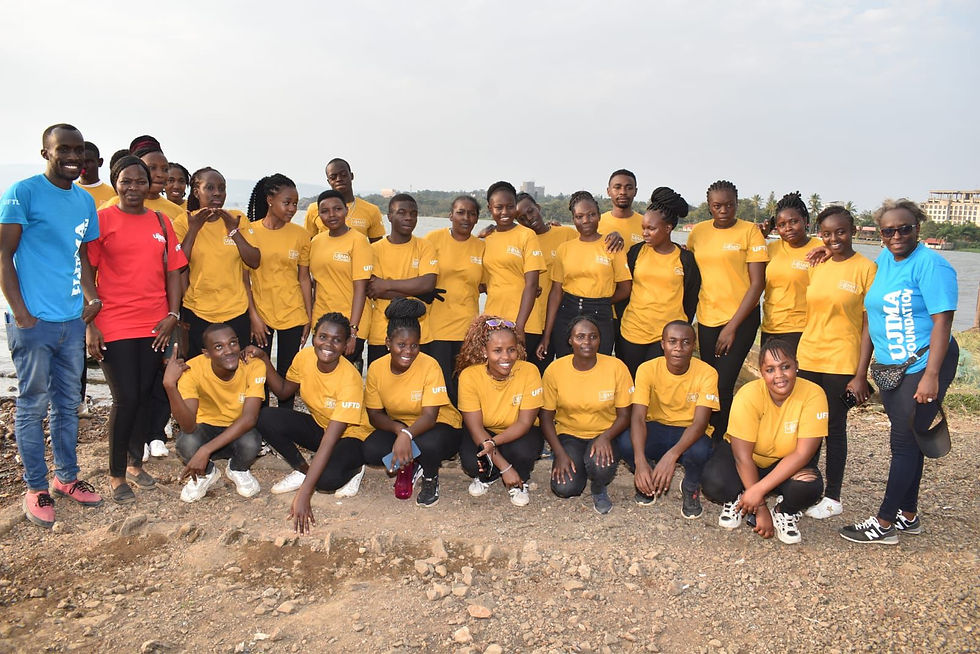 Group Foto Team Building.jpg