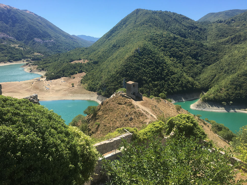 Antuni: il borgo fantasma sul Lago del Turano