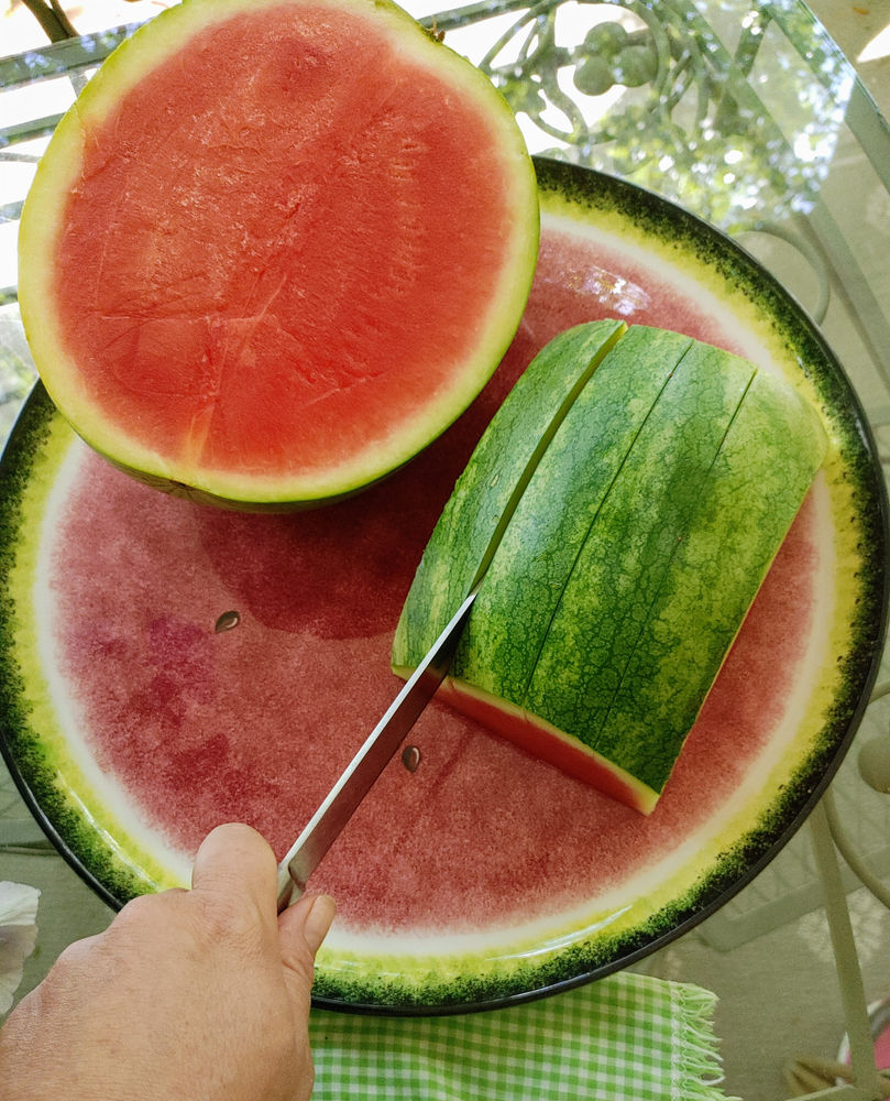How to cut up a watermelon...