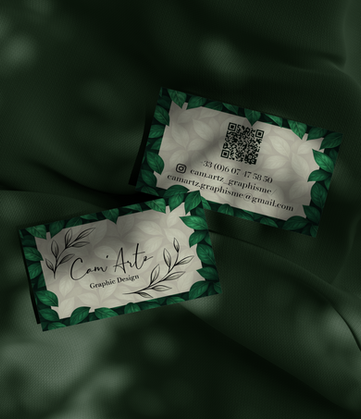 Cartes de visite Cam Arz Graphic Design, QR code, sur tissu vert.