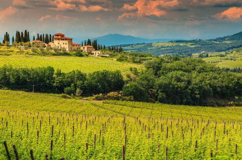 bigstock-Typical-Tuscany-Stone-House-Wi-249566290-979x653.jpg