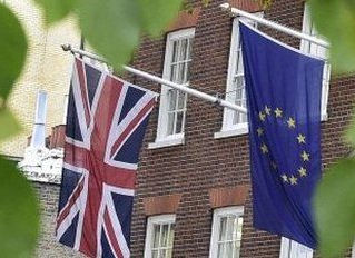 How the UK is responding to the emerging refugees crisis: Commonwealth and EU ties