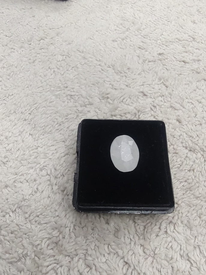 natural-white-sapphire-gemstone.jpg