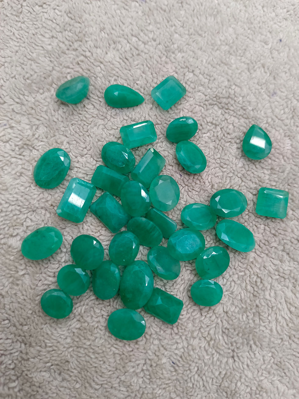 Emerald Gemstone Panna Ratna  Natural Green Emerald Stone  Certified Emerald Panna