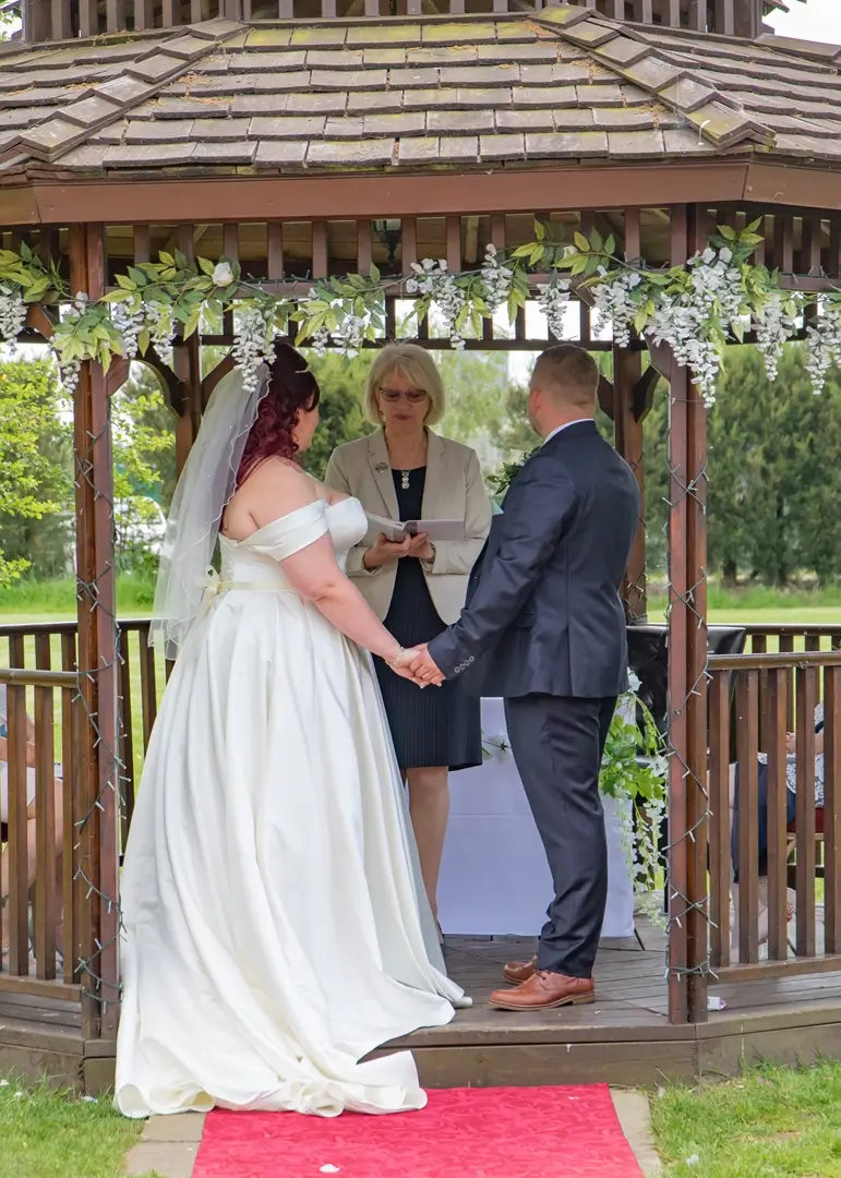 Outdoor Essex wedding ceremony