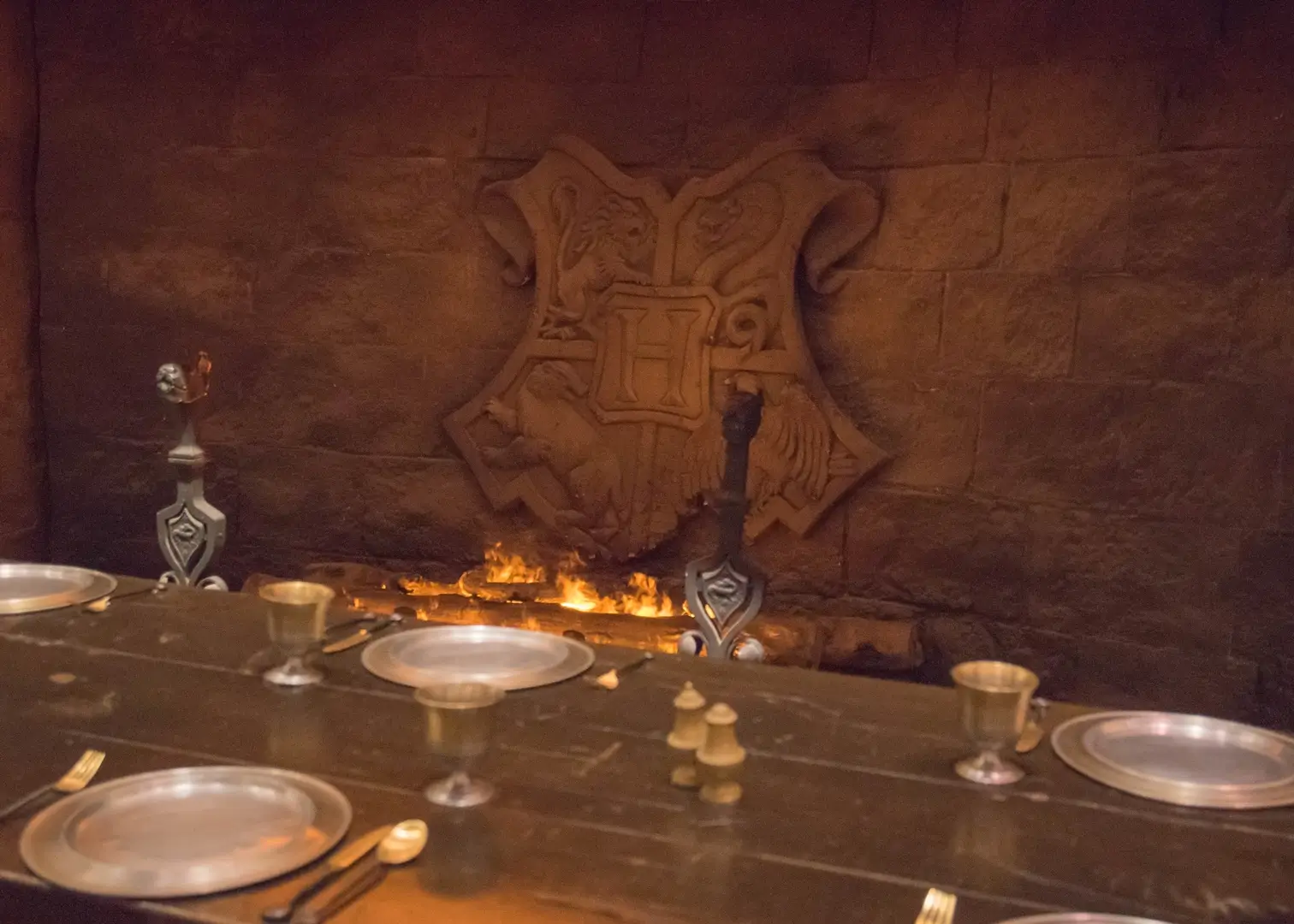 Harry Potter wedding table setting idea