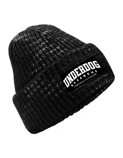 Thumbnail: Beanie in Midnight Haze mit UNDERDOG REVANCHE Patch – Seitenansicht