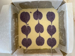 עוגת גבינה עם לבבות הסגולים 🫐