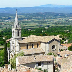 BONNIEUX. Le village aux deux églises.
