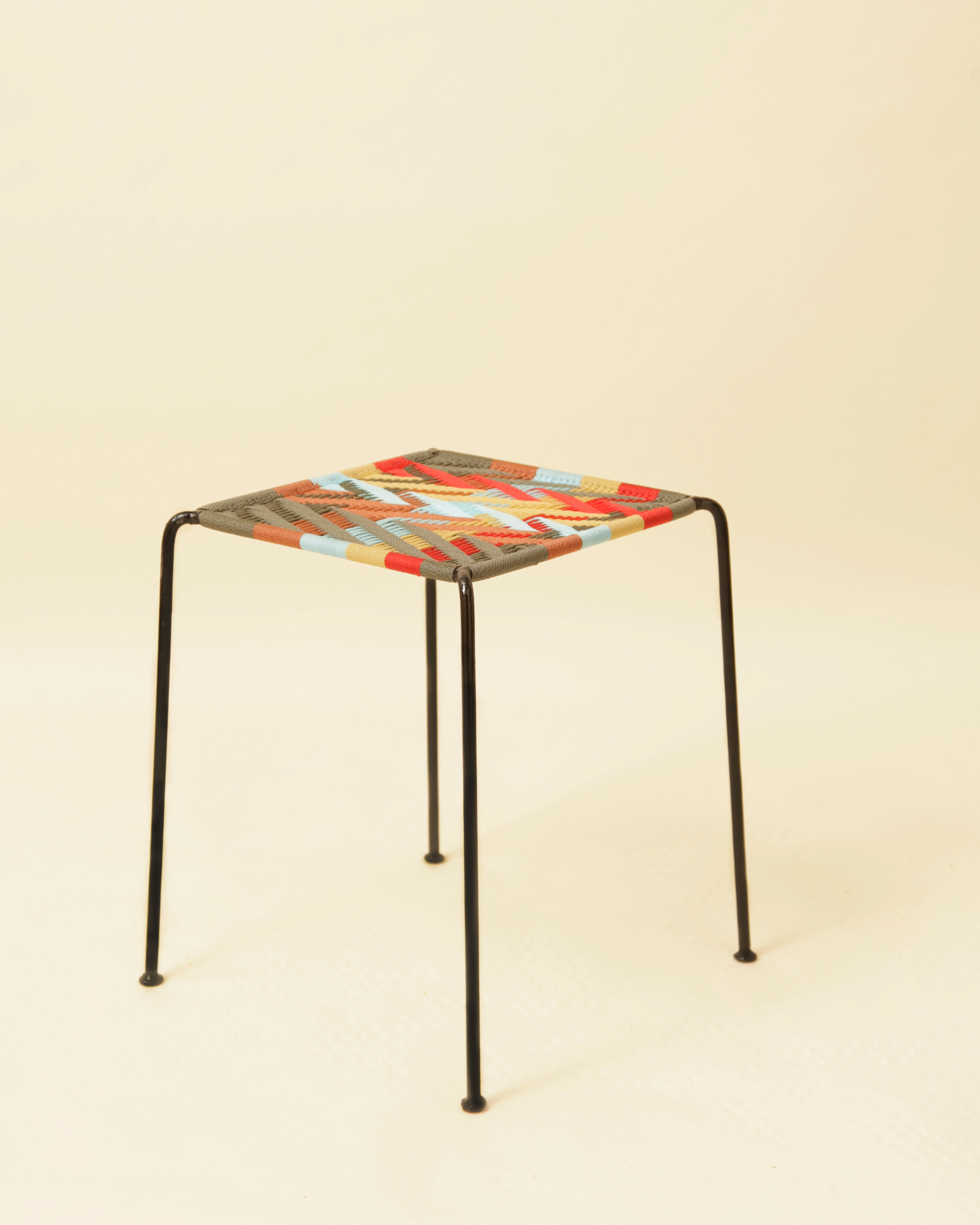 TABOURET CARRÉ - KODJOE GRIS / ROUILLE / TURQUOISE / BEIGE / ROUGE