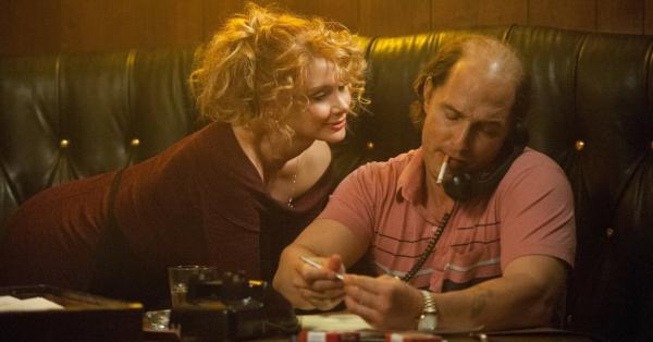 Kenny Wells saat terpaksa berkantor di bar milik pacarnya (Black Bear Pictures)Kenny Wells saat terpaksa berkantor di bar milik pacarnya (Black Bear Pictures)