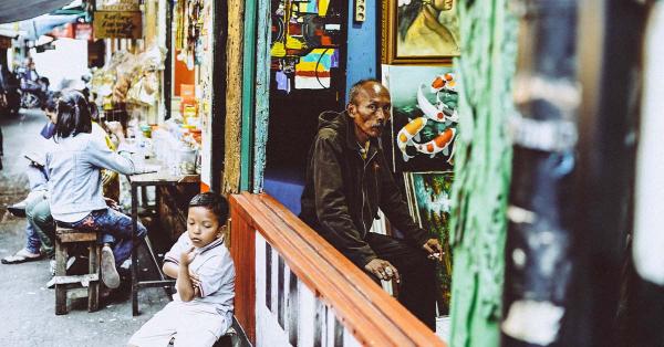 Kehidupan di sekitar kawasan Braga. (Fernando Randy/Historia).