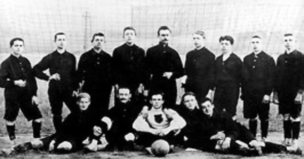 Tim Sportvereinigung Bayern 04 Leverkusen pada 1907 (bayer04.de)