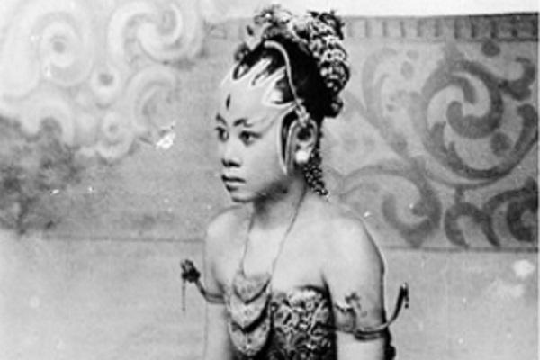 Foto pengantin Jawa oleh Kassian Céphas 1845-1912. (collectie.wereldculturen.nl).
