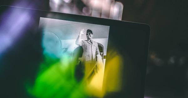 Foto-foto kegiatan Bung Karno yang di foto ulang dengan metode virtual. ( Foto : Fernando Randy/Historia )