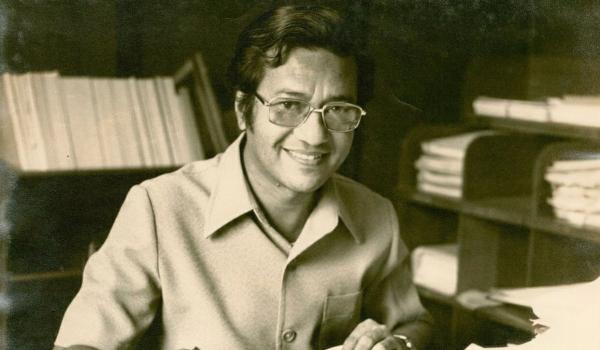 Mahathir Mohamad di masa muda kala merintis karier di politik di Partai UMNO pada 1969 (Foto: Twitter @officialchedet)