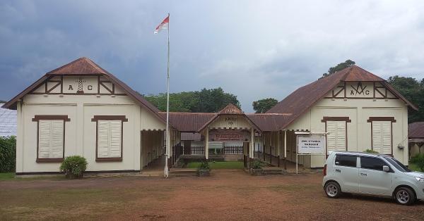 Bekas bangunan Ambacht School (AC) Manggar yang kini menjadi SMK Stannia (Randy Wirayudha/Historia)