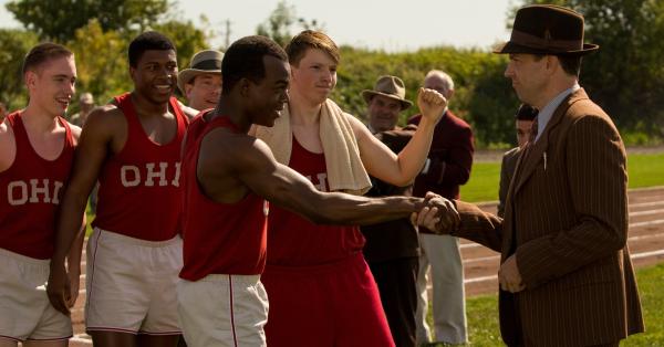 Hampir semua ajang domestik disapu bersih Jesse Owens menjelang Olimpiade 1936. (focusfeatures.com).