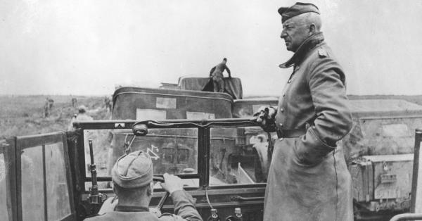 Manstein berkeliling usai Pertempuran Semenanjung Kerch (Narodowe Archiwum Cyfrowe)