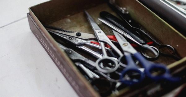 Peralatan sederhana yang menjadi senjata utama Ko Tang. (Fernando Randy/Historia).