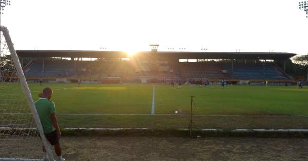 Tim PSM Makassar tengah berlatih di Stadion Andi Mattalatta-Mattoanging (Foto: Randy Wirayudha/HISTORIA)