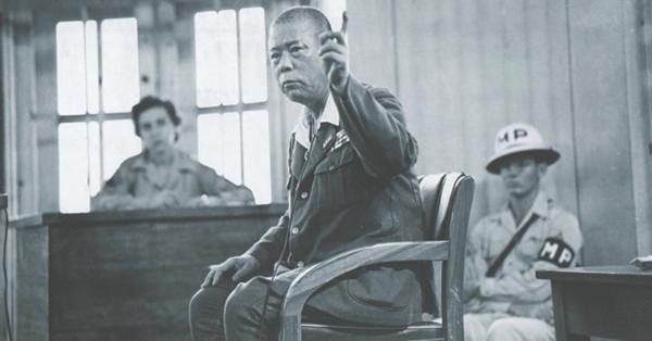 Diajukan ke muka pengadilan, Jenderal Yamashita sebagai pucuk pimpinan Jepang di Filipina dihukum gantung. (National Archives and Records Administration).