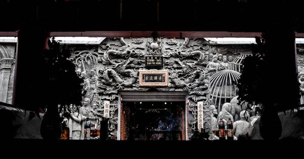 Gua Batu tempat berdoa sekaligus mengenang kebaikan Cheng Ho. (Fernando Randy/Historia).