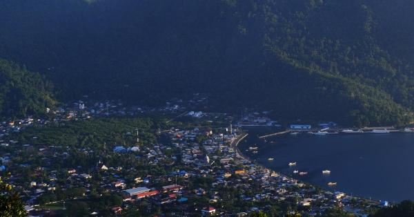 Tahuna, kota di Pulau Sangihe, Sulawesi Utara (Bastian AS/Shutterstock)