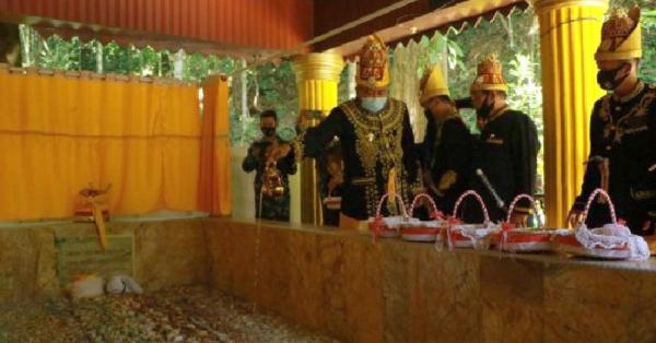 Makam Teuku Umar di Komplek Makam Mugo Rayeuk (acehbaratkab.go.id)