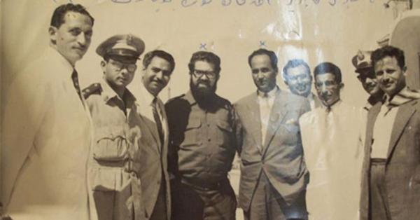 Jenderal Caprera (keempat dari kiri) yang turut dalam rombongan Che Guevara ke Gaza (plands.org)
