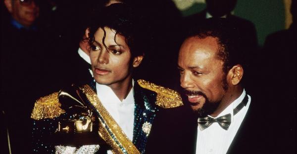 Produser Quincy Delight Jones Jr. (kanan) bersama Michael Jackson dalam Grammy Awards 1984 (grammy.com)