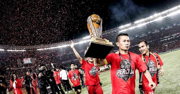 Tim Persija Jakarta saat merayakan gelar juara Piala Presiden di SUGBK. (Fernando Randy/Historia.id).