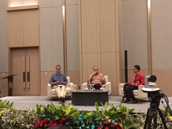 Narasumber R.P. Ugrasena Pranidhana dan Achmad Sunjayadi dalam “Ekspose Inventaris Arsip: Wees en Boedel Kamers Serie Ordonantie, Resolutie, en Besluiten” pada 5 Oktober 2023. Foto: Martin Sitompul/Historia.id.