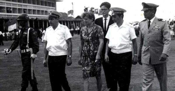 Kedatangan Kosmonot Andriyan Nikolayev, Valentina Tereshkova & Valery Bykovsky pada November 1963 (mikejkt.livejournal.com)
