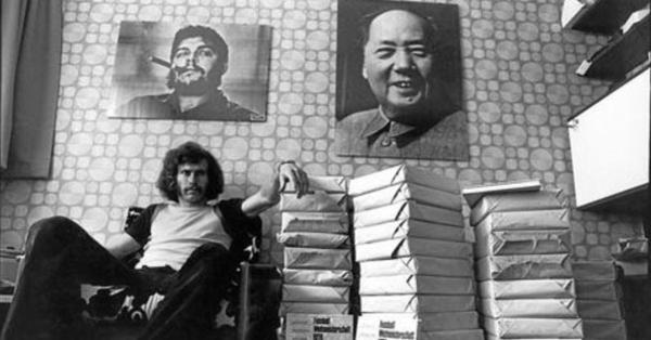 Sejak remaja Che Guevara dan Mao Zedong jadi tokoh kiri yang diidolakan Paul Breitner. (libertaddigital.com).