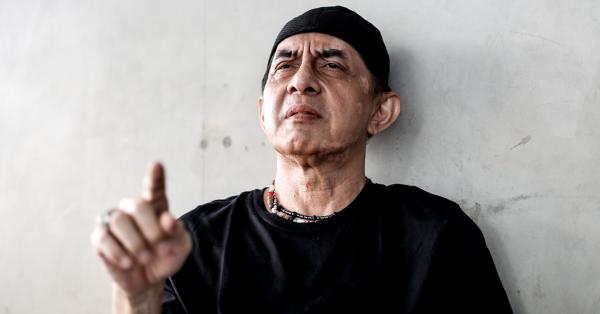 Ary Sudarsono, mengenang masa - masa dimana dirinya menjalani peran sebagai wasit basket. (Foto : Fernando Randy/Historia)