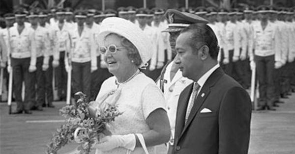 Ratu Juliana dan Presiden Soeharto (Wikimedia Commons)