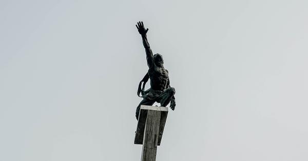 Patung Dirgantara yang tampak kokoh di Jakarta. (Fernando Randy/Historia.id).