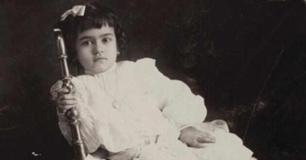 Frida Kahlo saat berusia lima tahun sebelum terkena penyakit polio (Foto: fridakahlo.org)