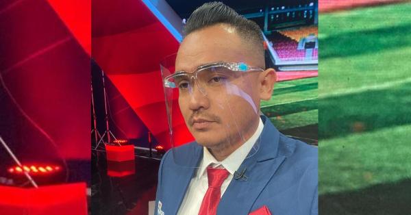 Komentator nyentrik Valentino Simanjuntak yang kondang dengan jargon "Jebret!". (Instagram @radotvalent).