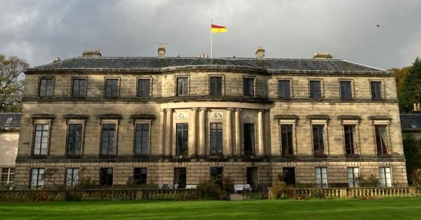 Kediaman Lord Elgin yang diniatkan akan jadi tempat penyimpanan artefak-artefak dari Akropolis (Broomhall House)