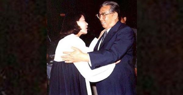 Kim Il-sung di perhelatan pembukaan World Festival of Youth and Students ke-13 (Foto: daum.net)