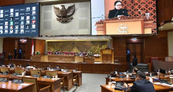 Rapat Paripurna DPR RI pada 5 Oktober 2020 yang mengesahkan UU Omnibus Law Cipta Kerja. (dpr.go.id).